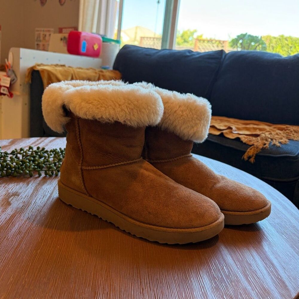 UGG Classic Luxe Boots Sheepskin Chestnut Brown Foldover Winter Essential US 8.5